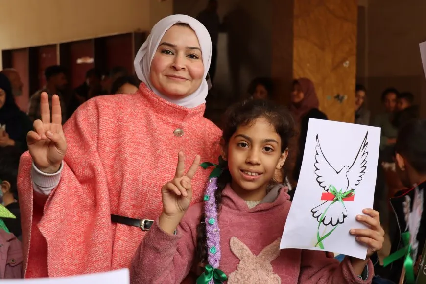 Mamosteyan diyarî li zarokên koçber belav kirin