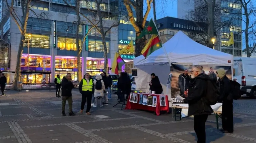 Li Almanyayê standa piştgiriyê ya bi Rojava re hat vekirin