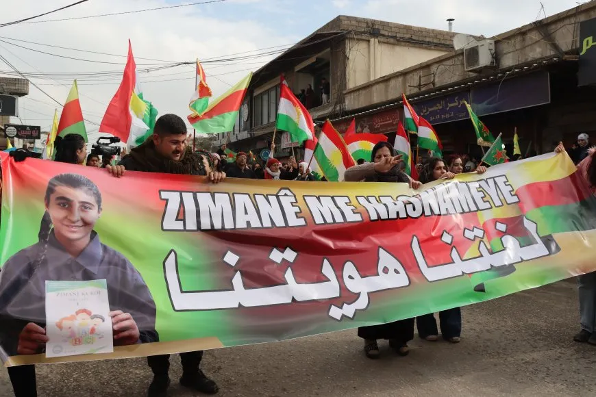 Di meşa li Qamişloyê de peyama "Yekbûna me hebûna me ye"
