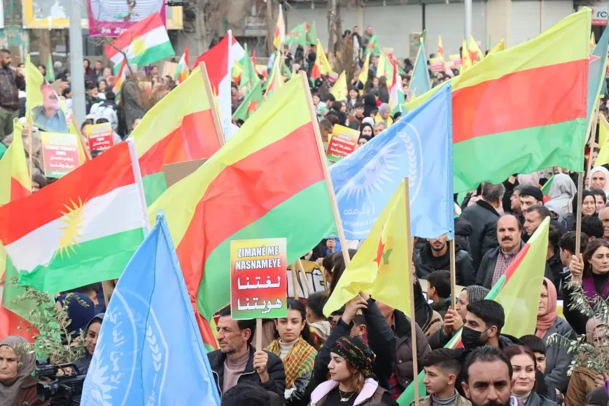 Di meşa li Qamişloyê de peyama "Yekbûna me hebûna me ye"