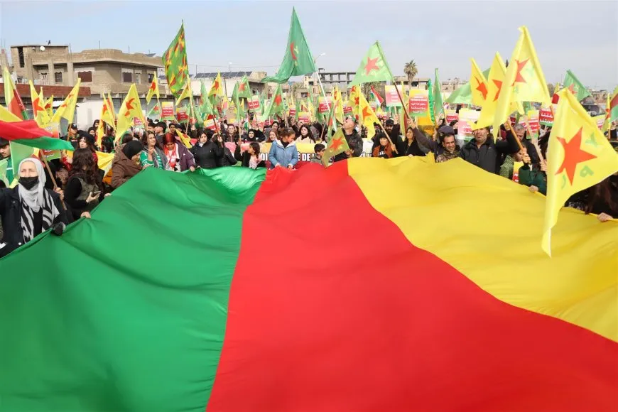 Li 3 bajaran meş: Divê mafên Kurdan di destûrê de werin parastin