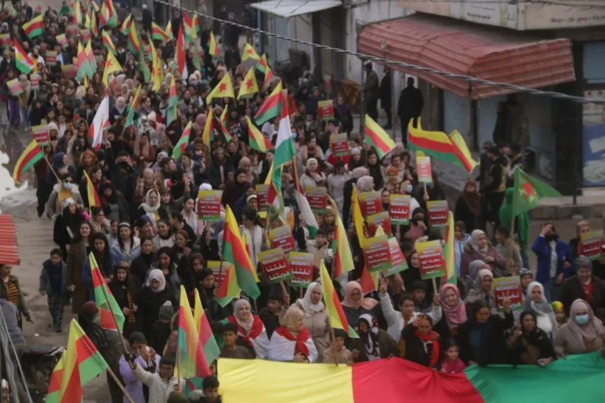 Li 3 bajaran meş: Divê mafên Kurdan di destûrê de werin parastin