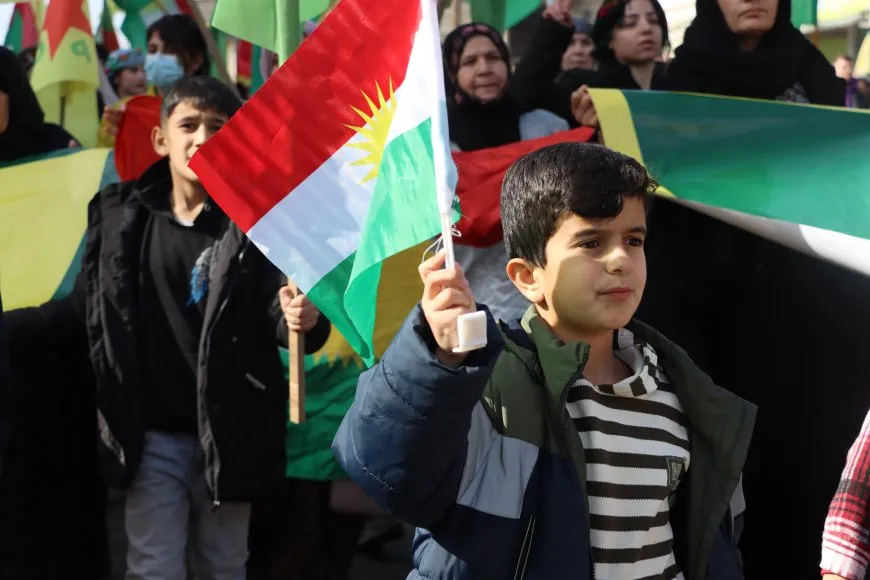 Li 3 bajaran meş: Divê mafên Kurdan di destûrê de werin parastin