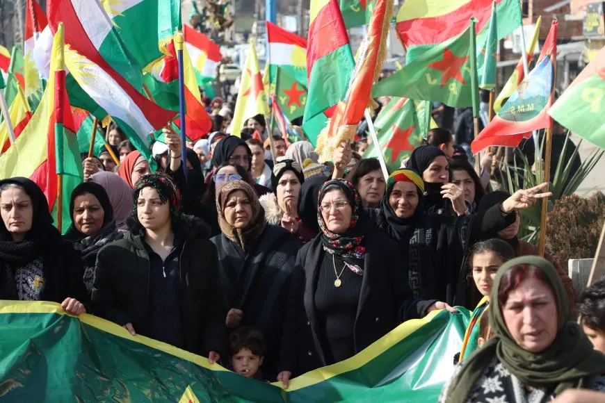 Li 3 bajaran meş: Divê mafên Kurdan di destûrê de werin parastin