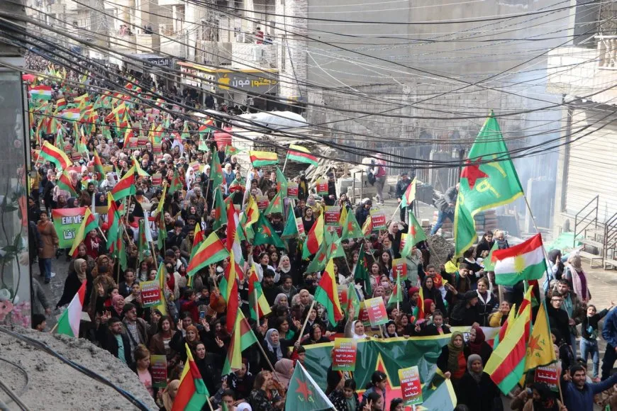 Li Hesekê û Dirbêsiyê di meşan de mafên destûrî hatin xwestin