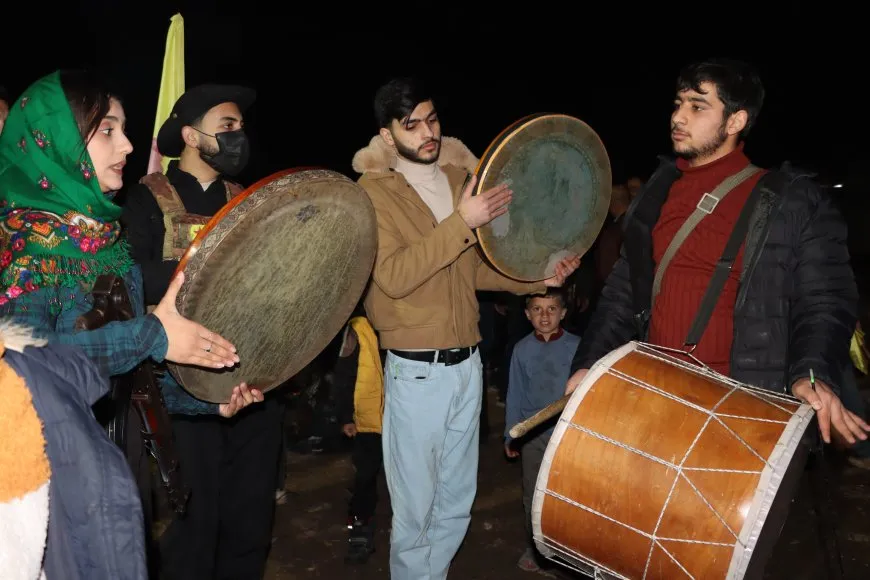 Li deverên Kurdan bi şev û roj nobedarî