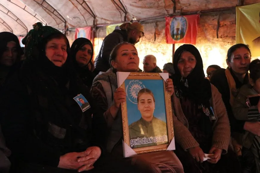 Koçberên Serêkaniyê ji bo şehîdeke berxwedana Şêxmeqsûdê merasîm li dar xist