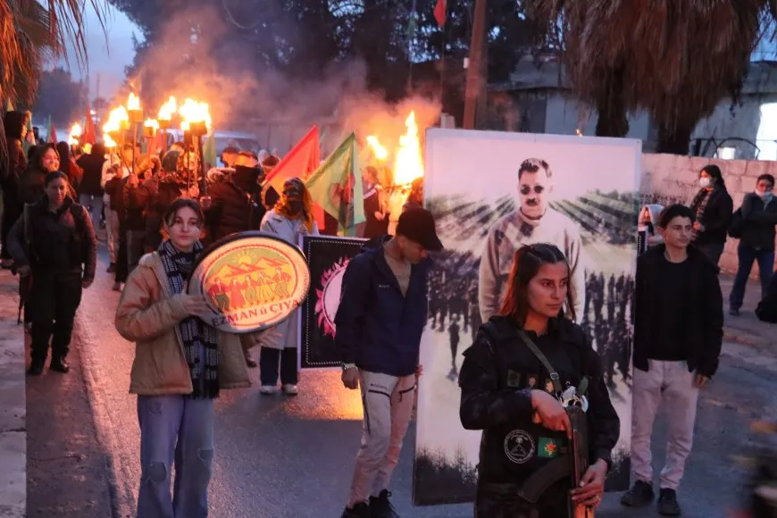 Ciwanên Tirbespiyê bi meşekê komplpoya 15`ê Sibatê şermezar kir