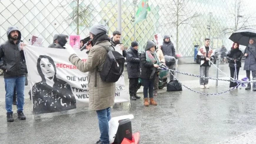 Li Almanyayê protestoya Der Spiegel’ê: Nivîsê rake, lêborînê bixwaze