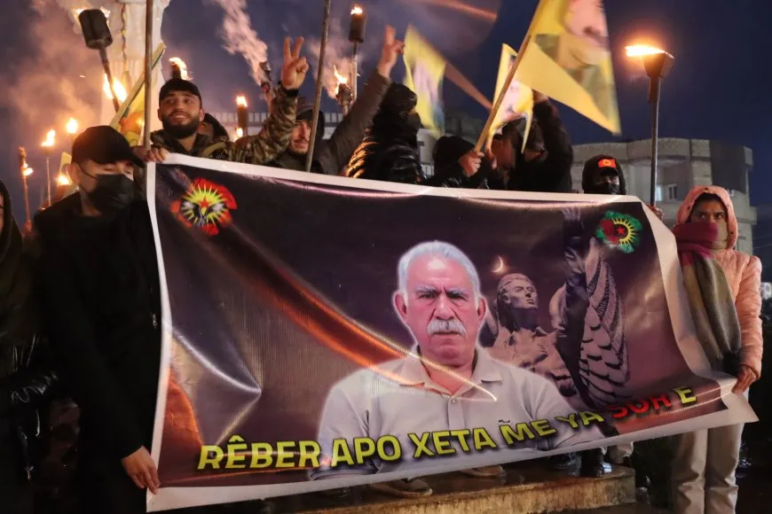 Ciwanên Kobanê bi çalakiyekê komploya navneteweyî şermezar kir