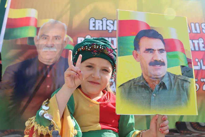 Bi deh hezaran gelê Qamişloyê berxwedana Îmralî silav kir