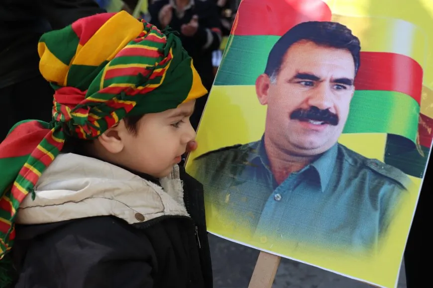 Bi deh hezaran gelê Qamişloyê berxwedana Îmralî silav kir