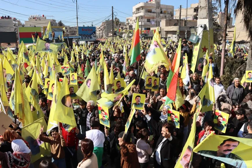 Bi deh hezaran gelê Qamişloyê berxwedana Îmralî silav kir