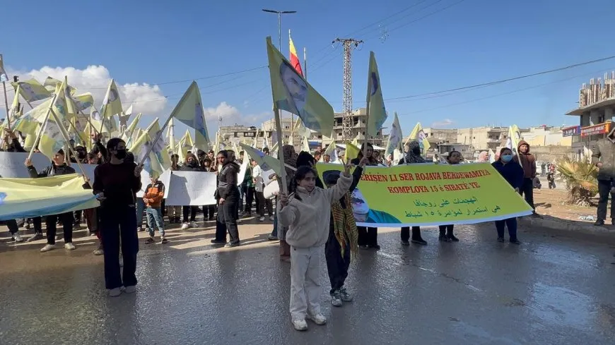 Kobanê peyama xwe da: Bê Serok jiyan nabe