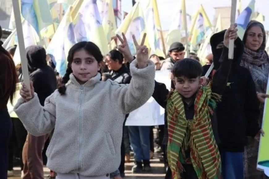 Kobanê peyama xwe da: Bê Serok jiyan nabe