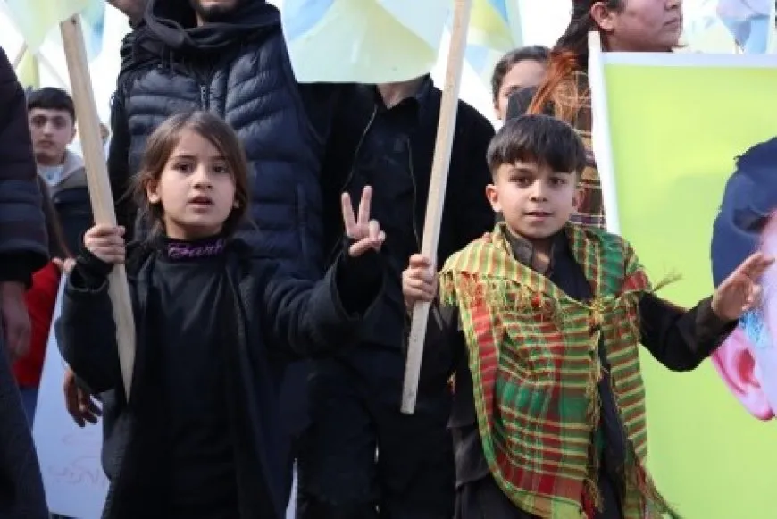 Kobanê peyama xwe da: Bê Serok jiyan nabe