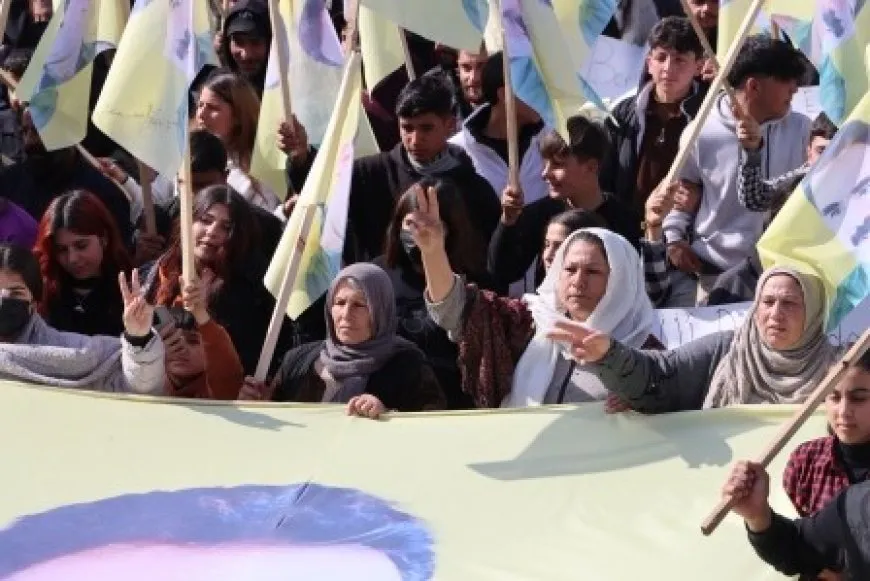 Kobanê peyama xwe da: Bê Serok jiyan nabe
