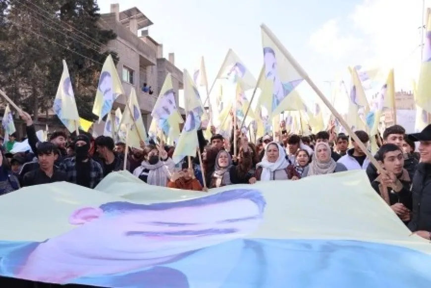 Kobanê peyama xwe da: Bê Serok jiyan nabe