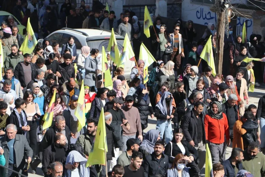 Gelê Hesekê komplo şermezar kir û ji  bo azadiya Rêber Abdullah Ocalan daket kolanan