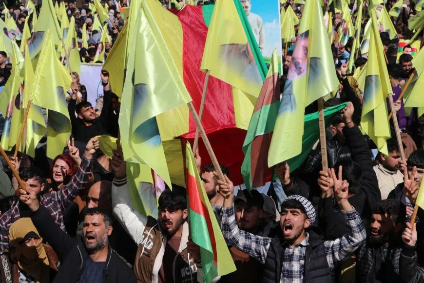 Gelê Hesekê komplo şermezar kir û ji  bo azadiya Rêber Abdullah Ocalan daket kolanan