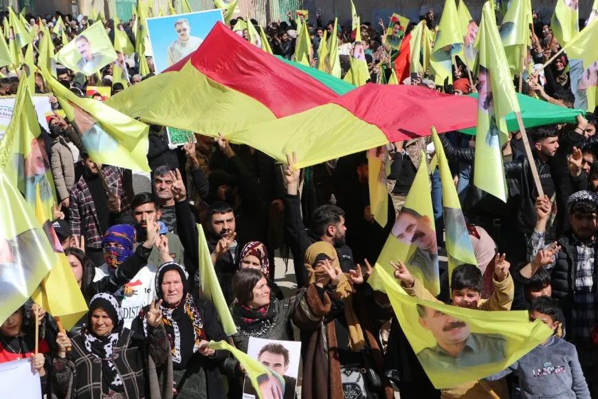 Gelê Hesekê komplo şermezar kir û ji  bo azadiya Rêber Abdullah Ocalan daket kolanan