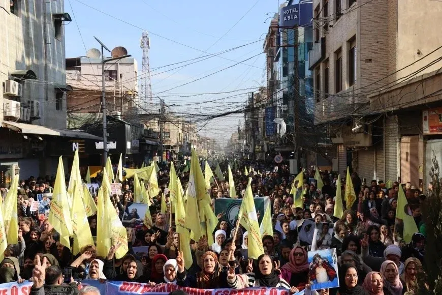 Jinên ciwan: Êrişên li ser Rojava berdewama Komploya 15`ê Sibatê ne