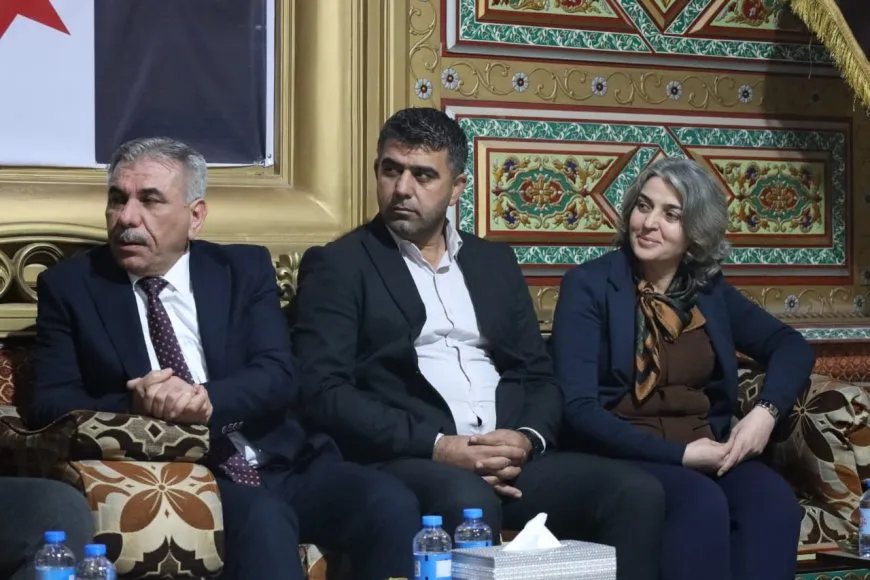 Wezîrê Rewşên Awarte yê hikumeta demkî serdana Parêzgarê Hesekê kir