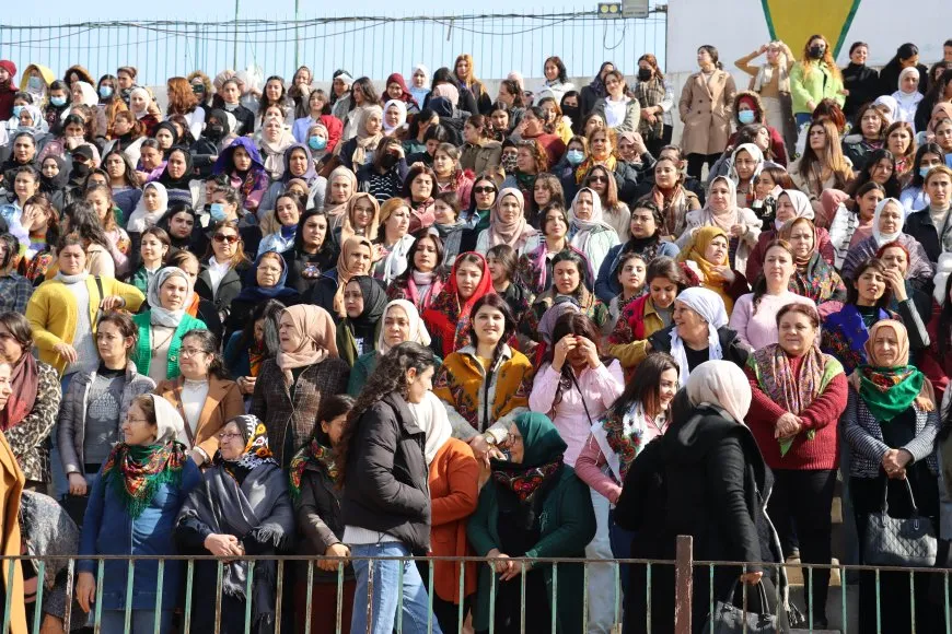 Ji bo misogerkirina mafên jinan di destûra Sûriyeyê de kampanyayekê dest pê kir