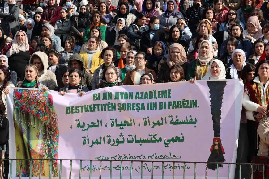 Ji bo misogerkirina mafên jinan di destûra Sûriyeyê de kampanyayekê dest pê kir