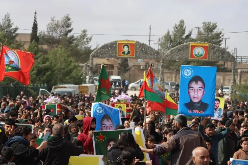 Li Kobanê ji bo 12 cangoriyên azadiyê merasîm hat lidarxistin