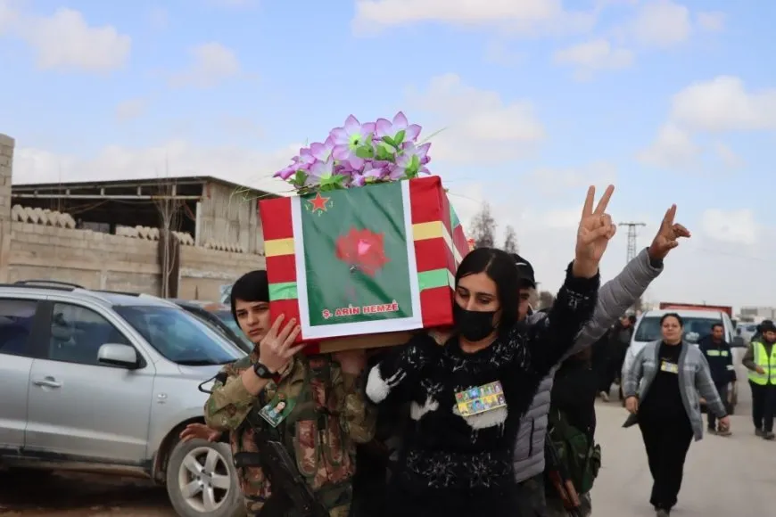 Li Kobanê ji bo 12 cangoriyên azadiyê merasîm hat lidarxistin