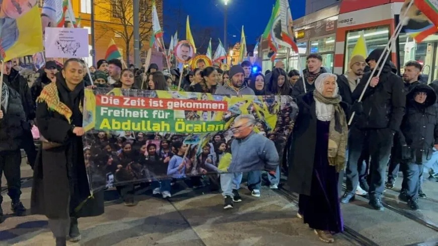 Li bajarê Darmstadtê yê Almanyayê meş û mitînga ‘Ji Rêber Apo re Azadî’