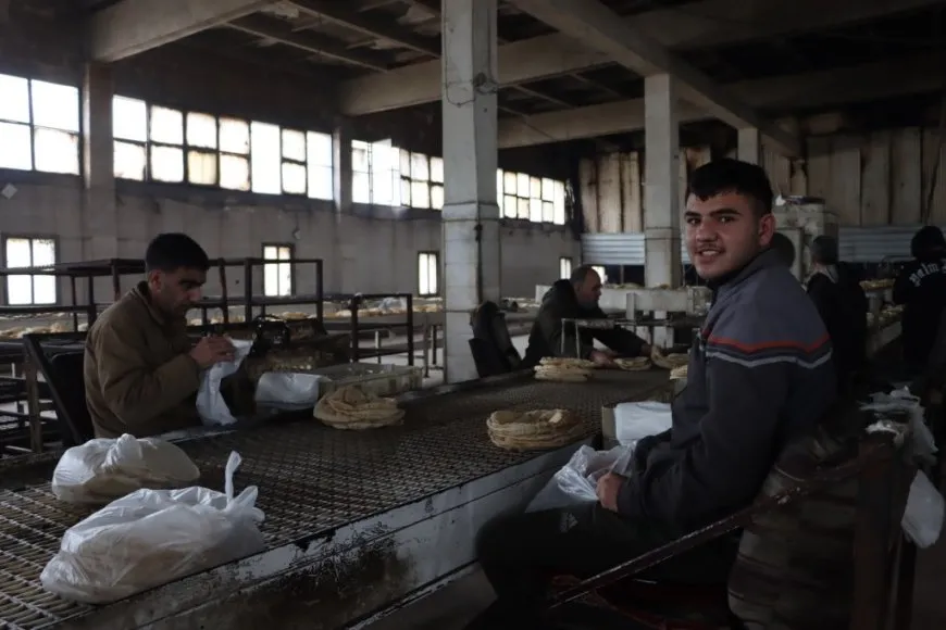 Dorpêça li ser Kobanê didome firneya sereke pêdiviya şêniyan peyda dike