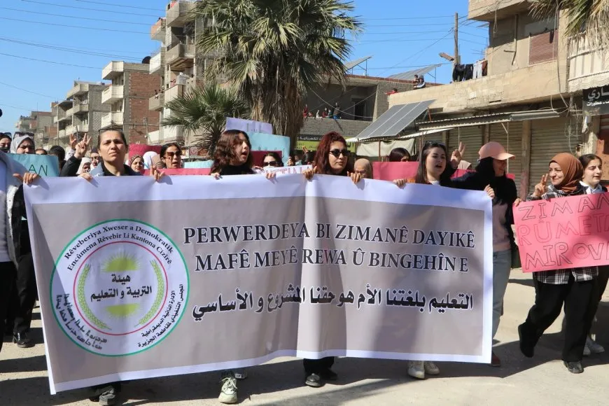 Li 7 bajarên Rojava meşên bi boneya Roja Zimanê Dayikê