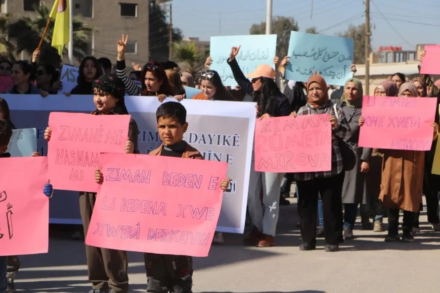 Li 7 bajarên Rojava meşên bi boneya Roja Zimanê Dayikê