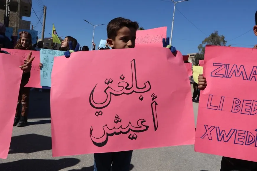 Li 7 bajarên Rojava meşên bi boneya Roja Zimanê Dayikê