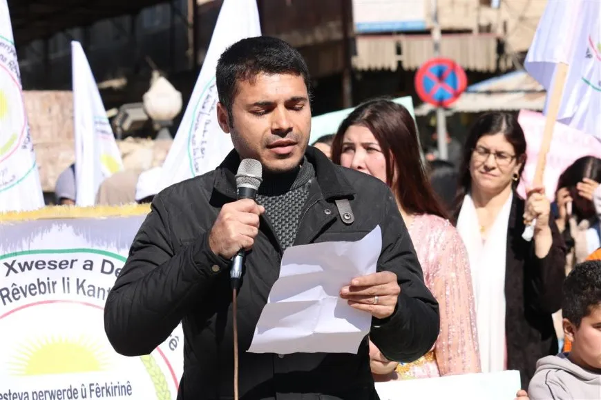Li 7 bajarên Rojava meşên bi boneya Roja Zimanê Dayikê