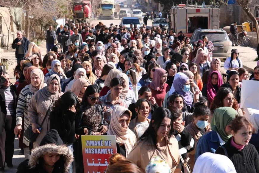 Li 7 bajarên Rojava meşên bi boneya Roja Zimanê Dayikê