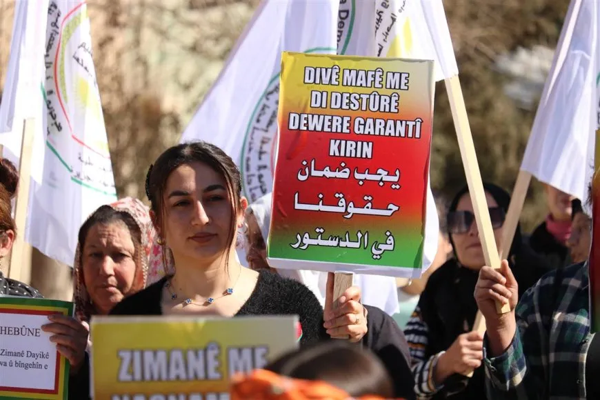Li 7 bajarên Rojava meşên bi boneya Roja Zimanê Dayikê