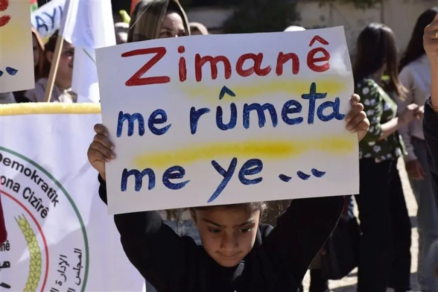 Li 7 bajarên Rojava meşên bi boneya Roja Zimanê Dayikê