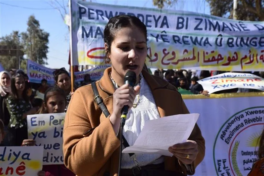 Li 7 bajarên Rojava meşên bi boneya Roja Zimanê Dayikê