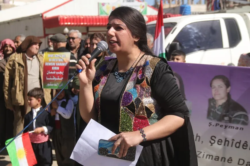 Li 7 bajarên Rojava meşên bi boneya Roja Zimanê Dayikê