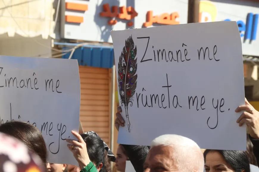 Li 7 bajarên Rojava meşên bi boneya Roja Zimanê Dayikê