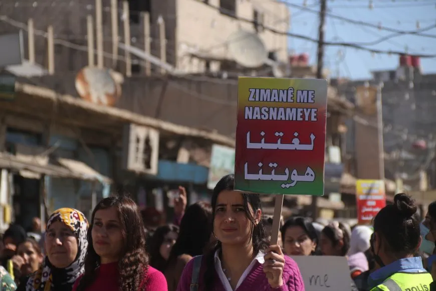 Li 7 bajarên Rojava meşên bi boneya Roja Zimanê Dayikê