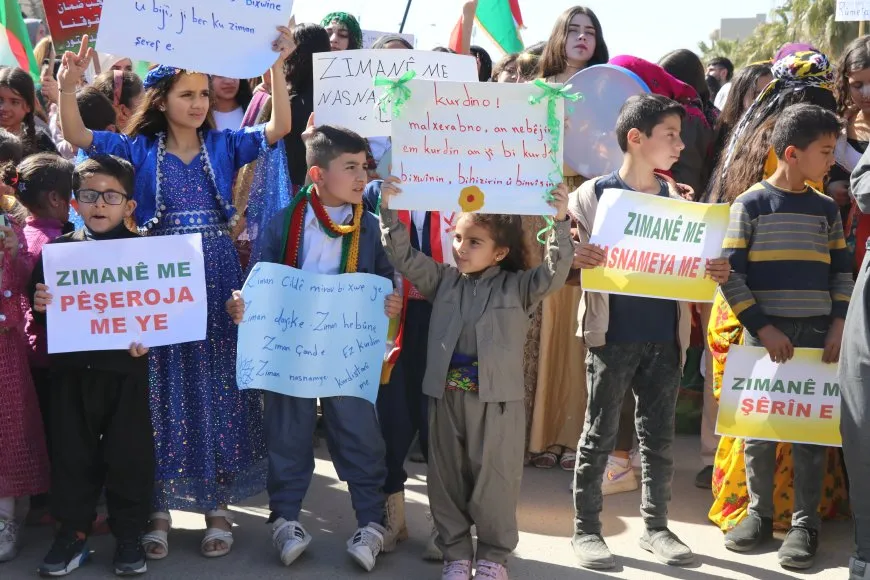 Li 7 bajarên Rojava meşên bi boneya Roja Zimanê Dayikê