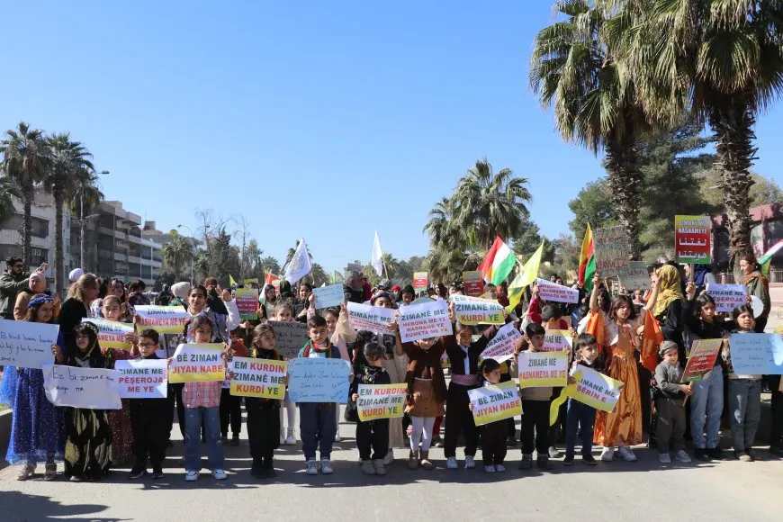 Li 7 bajarên Rojava meşên bi boneya Roja Zimanê Dayikê