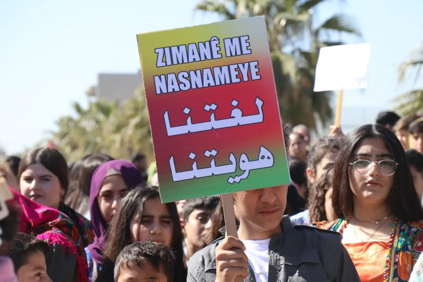 Li 7 bajarên Rojava meşên bi boneya Roja Zimanê Dayikê