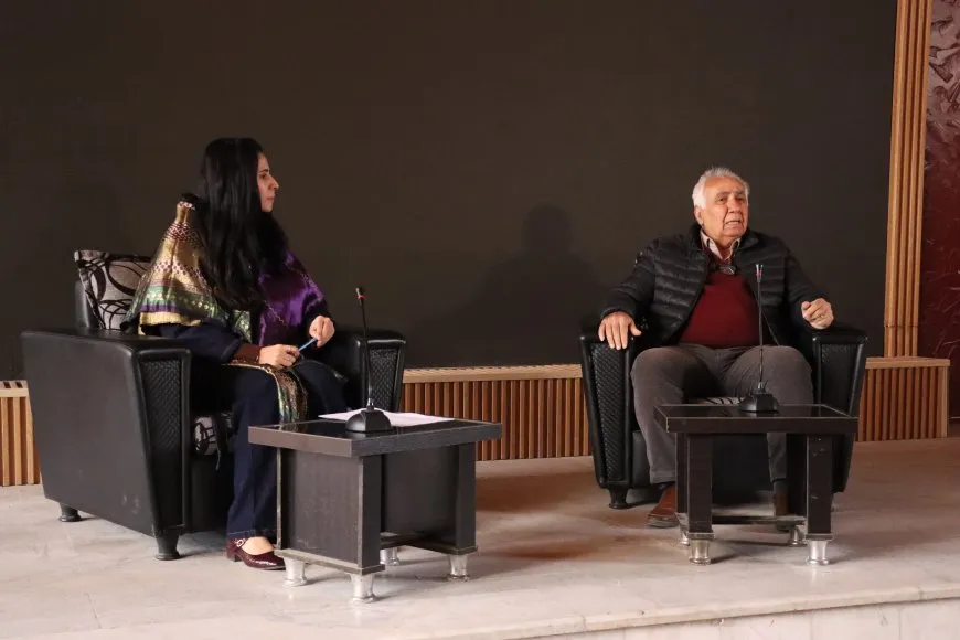 Zanîngeha Rojava panelek li ser statûya zimanê Kurdî li dar xist