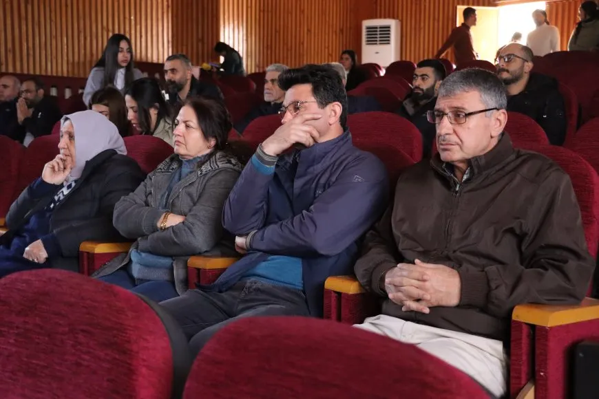 Zanîngeha Rojava panelek li ser statûya zimanê Kurdî li dar xist