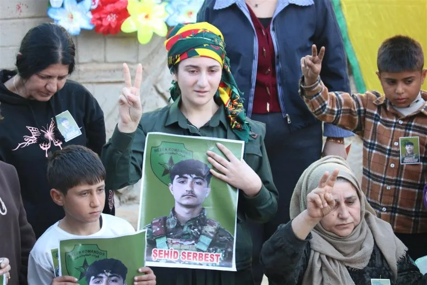 Şêniyên Dirbêsiyê şehîd Serbest bi bîr anî